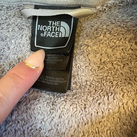 The North Face Women's Gray Teddy Jacket - Picture 10 of 14